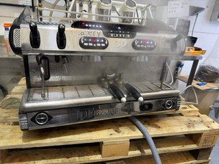 Cafetera Profesional La Spaziale S9