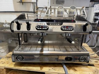 Cafetera Profesional La Spaziale S9