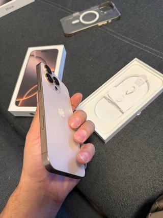 iPhone 16 Pro Max