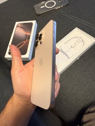 iPhone 16 Pro Max