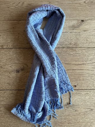 Pañuelo Bufanda Vintage Azul Textura Flecos