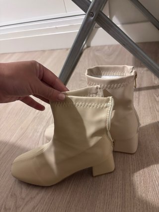Botines beige tacón cuadrado