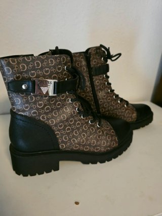 Botines Guess Marrones y Negros