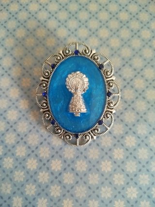Conjunto Baturra: Pendientes , Colgante y broche.