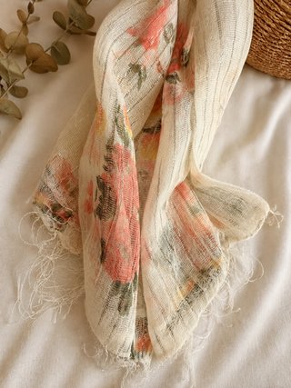 Pañuelo vintage crema flores mujer