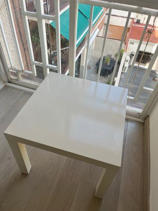 Mesa auxiliar Ikea blanca