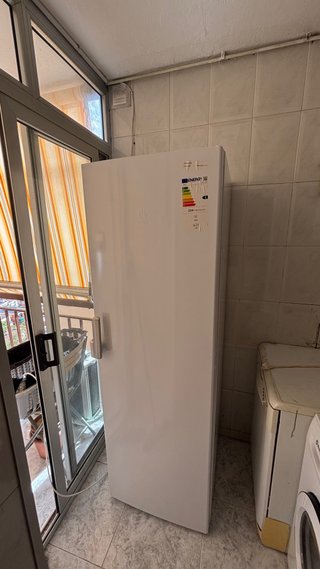 Congelador Vertical Balay No Frost Blanco