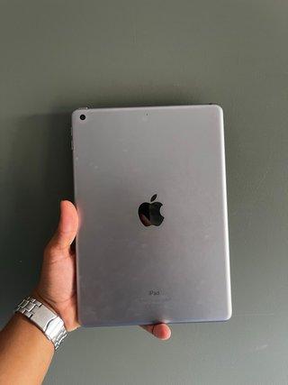iPad 6ª Generación A1893 de 32GB – Negro/Plata