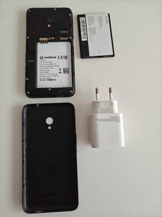 Vodafone VFD 500 piezas + cargador nuevo 5€