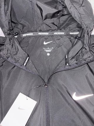 Cortavientos Nike Negro