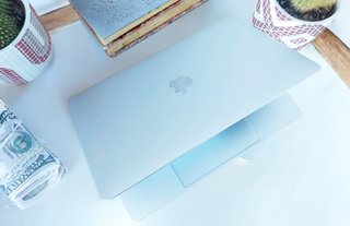 MacBook Pro 13” 2016 | i5 2.0 GHz | 8GB RAM |