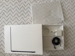 MacBook Air M2 Medianoche