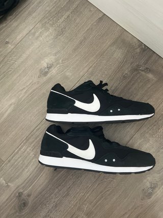 Zapatillas Nike Venture Runner Negras