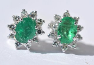 Orecchini in oro 18kt, smeraldi e diamanti