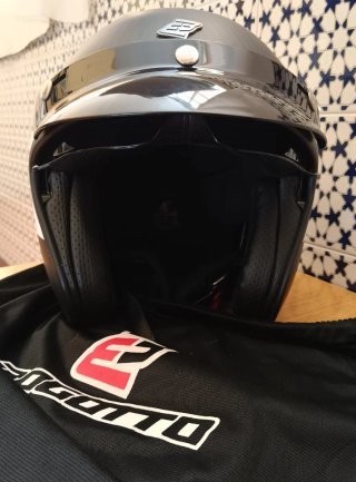 Casco Moto Bogotto Negro y Blanco