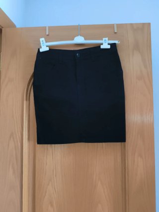 Minifalda negra nueva