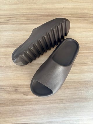 Yeezy Slides-01 chocolate