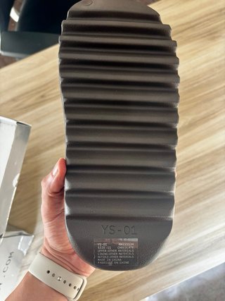Yeezy Slides-01 chocolate