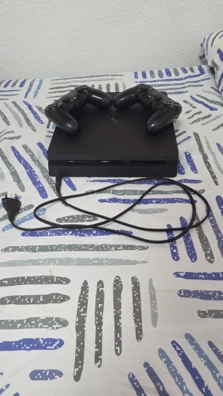 Consola PlayStation 4 (PS4) con 8 Juegos+3 mandos
