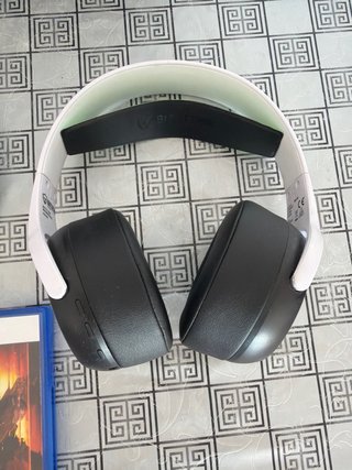 Mando PS5 + Call of Duty Black Ops 7 y cascos.