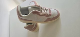 Zapatillas Veja Blancas y Rosas