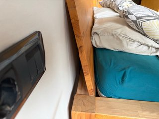 Cama de madera con somier