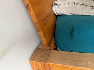 Cama de madera con somier