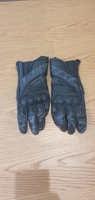 Guantes de moto dainese como nuevo.