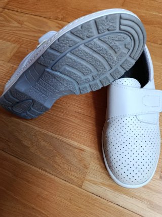 Zapatos de trabajo blancos