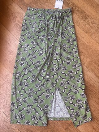 Falda midi estampada floral talla M