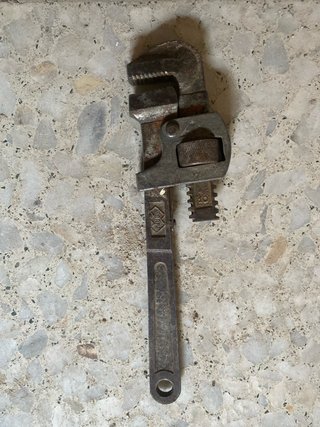 Llave de Grifa de Fontanero antigua