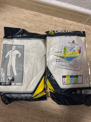 Mono Desechable Delta Plus DT117 Talla L
