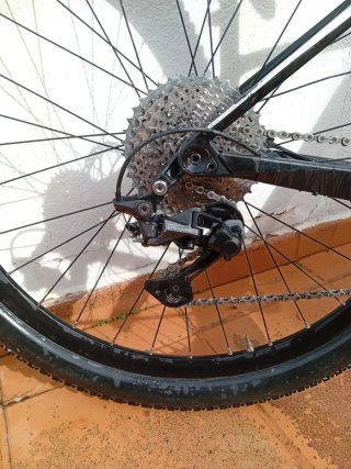Mountain bike full carbono marca Ghost