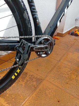 Mountain bike full carbono marca Ghost