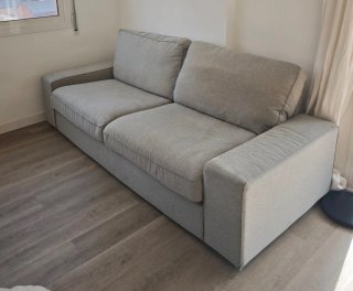 Sofá KIVIK 3 plazas Ikea gris.
