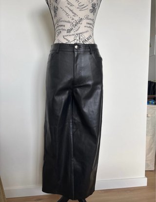 Pantalón largo cuero negro