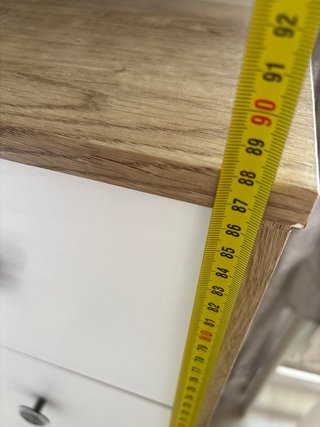 Cómoda de 4 cajones blanca y madera