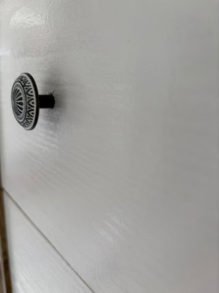 Cómoda de 4 cajones blanca y madera