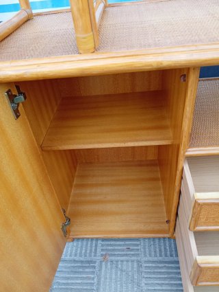 Mueble Estantería de Bambú y Mimbre