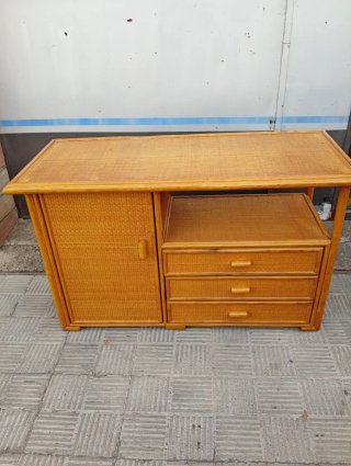 Mueble Estantería de Bambú y Mimbre
