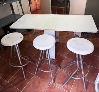 Mesa Plegable con 3 Banquetas