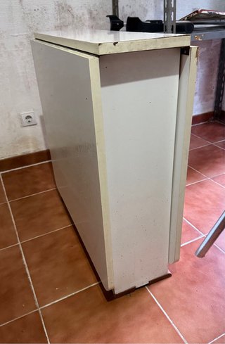Mesa Plegable con 3 Banquetas