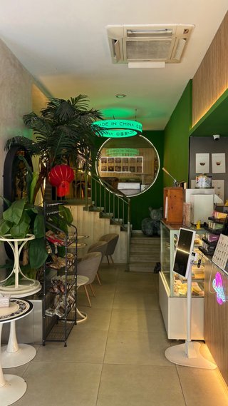 TRASPASO BAR-CAFETERÍA REFORMADO HACE 7 MESES