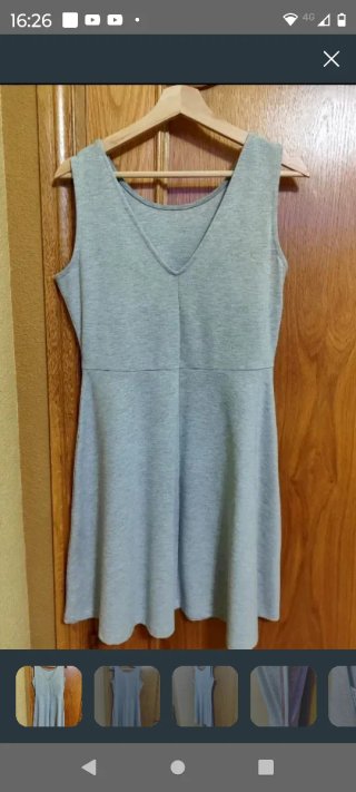 Vestido deportivo gris