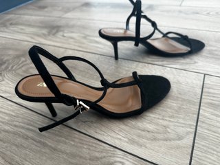Sandalias Zara Negras Tacón Bajo Talla 36