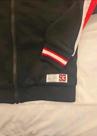 Casaco Hugo Boss Preto e Vermelho