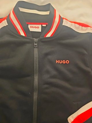 Casaco Hugo Boss Preto e Vermelho
