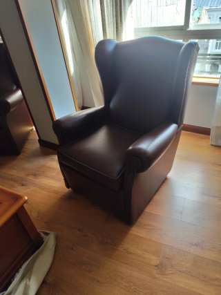 Sillón Orejero de Piel Sintética Marrón
