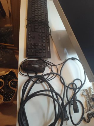 Pantalla HP Pavilion 22xi con accesorios