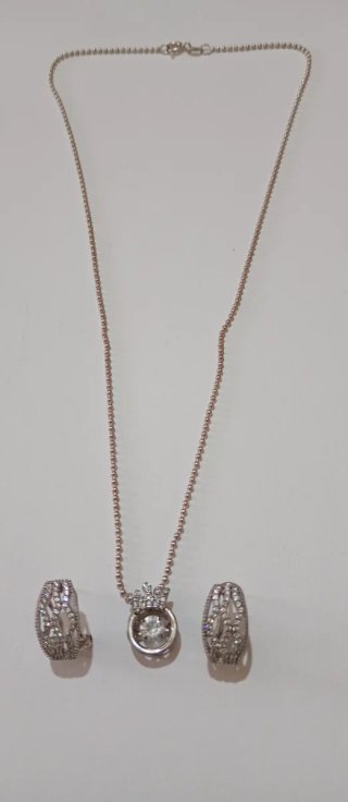 Conjunto de Collar y Pendientes de Plata 925